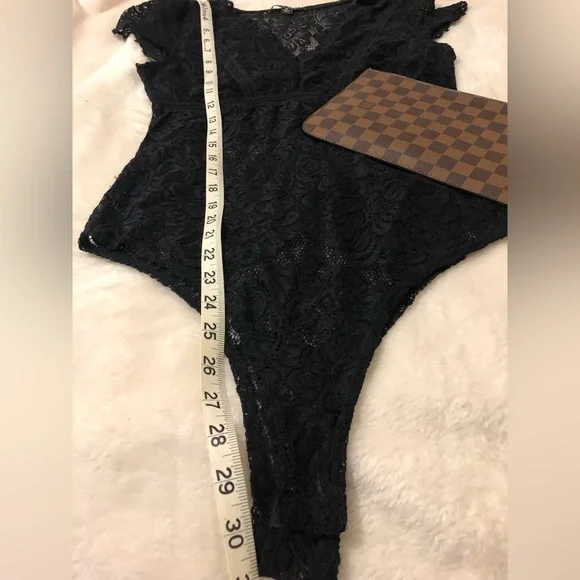 Haute Monde Lace Bodysuit - Picture 6 of 8